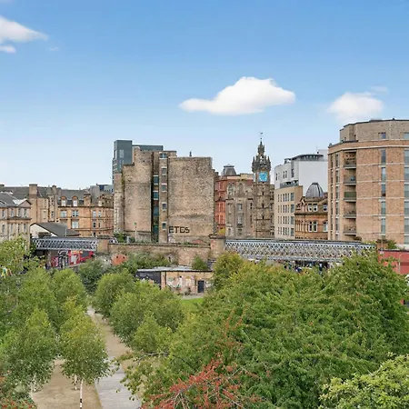 Modern 2-bedroom Flat In Centre, Near Galsgow * Glasgow