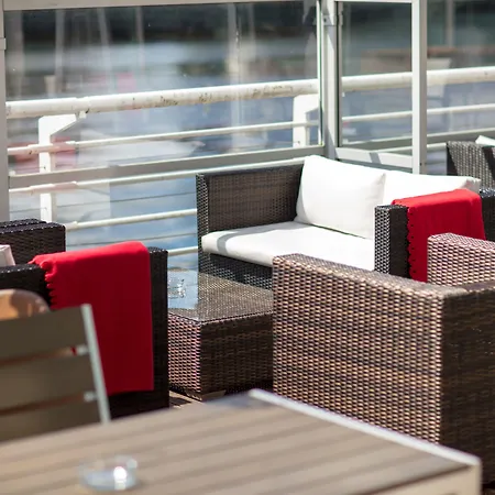 Hilton Garden Centre Hotel 4*