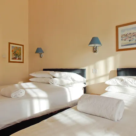 Victorian House 3* Glasgow