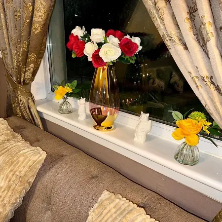 Likewise Modern Two Bedrooms For 4 In Area *