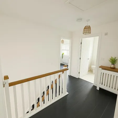 3br Detached Home, Driveway & Large Rear Garden Апартаменты Глазго