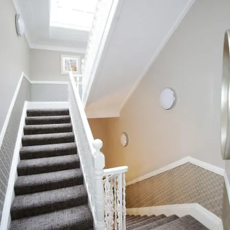 Ambassador 글라스고