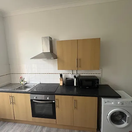 West End Traditional Flat With Free Parking Глазго