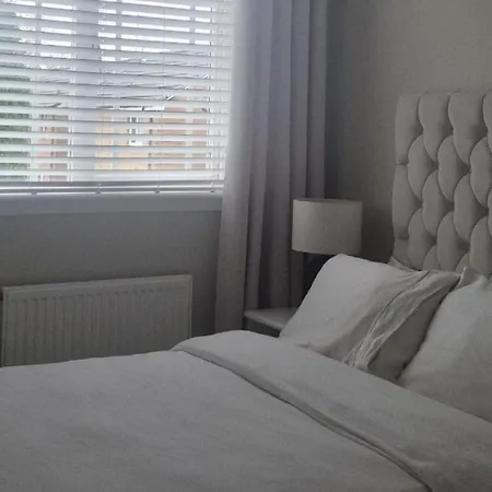3 Bedroom Sleeps 6 Free Parking Сasa de vacaciones