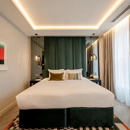 The Wellington By Adina 4*