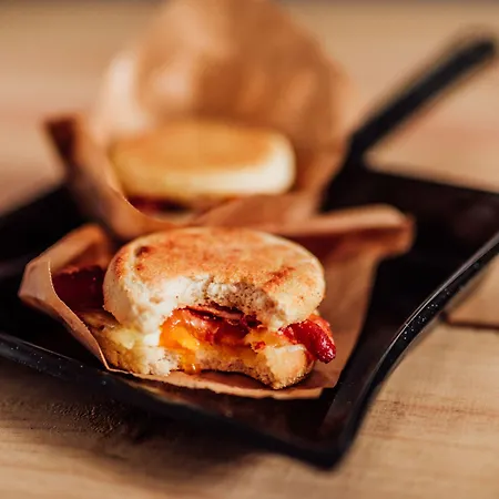 Radisson Red Hotel, 4*