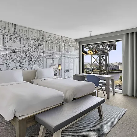 Radisson Red Hotel, Hotel 4*