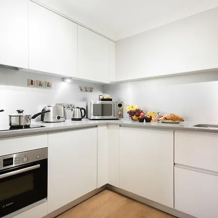 Premier Bath Street Apartment *