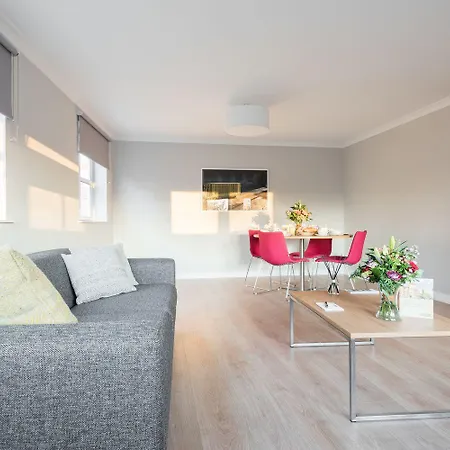 Premier Bath Street Apartment *