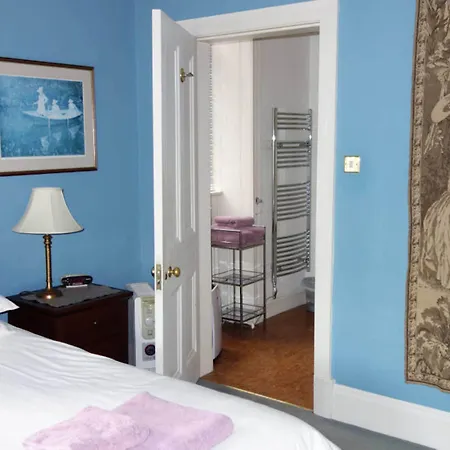 Claremont House Hotel 3*