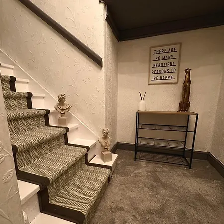 דירה Cozy Corner-sleeps 8 Guest Entire House Very גלאזגו