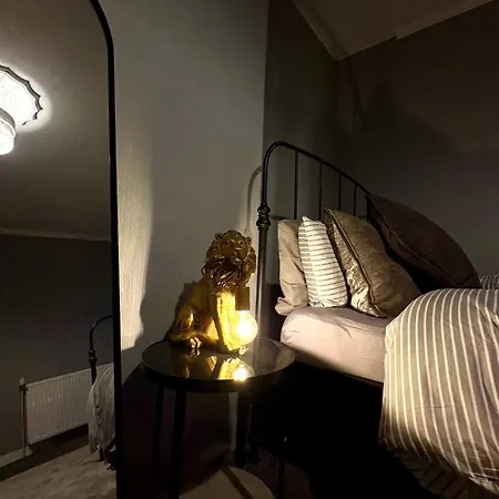 Cozy Corner-sleeps 8 Guest Entire House Very * גלאזגו