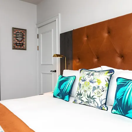 Native Aparthotel
