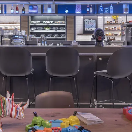 Moxy Merchant Hotel Glasgow