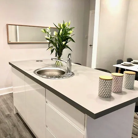 Holiday home Byevo Almar - Close To And Airport - Perfect For Contractors Or Large Groups *