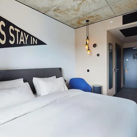 The Social Hub 4*