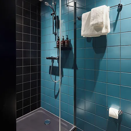 The Social Hub 4*