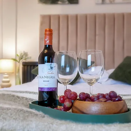 Апартаменты Cosy 3 Bed Flat In Kings Park *