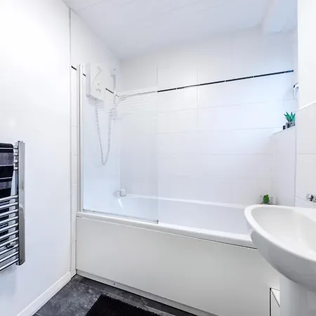 Cosy 3 Bed Flat In Kings Park *