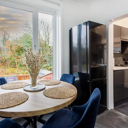 Cosy 3 Bed Flat In Kings Park Глазго