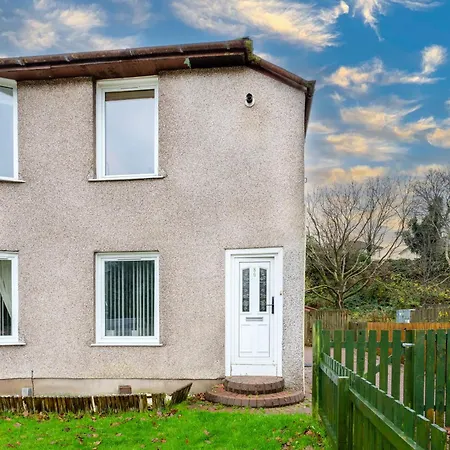 Апартаменты Cosy 3 Bed Flat In Kings Park *