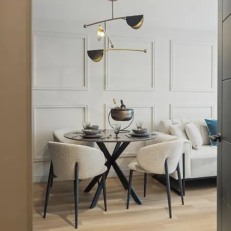 2br West End Near Botanic Gardens *