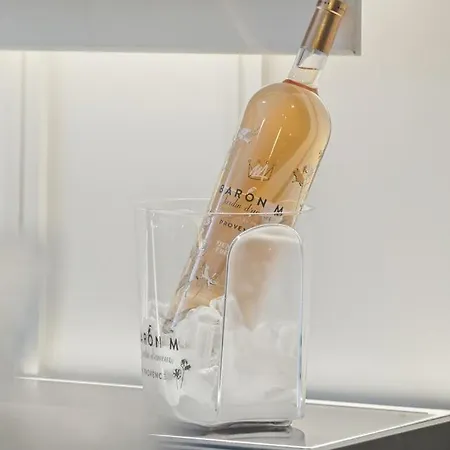 2br West End Near Botanic Gardens