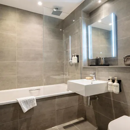 The Wellington By Adina 4* Glasgow