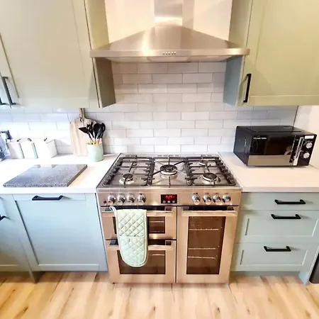 Urban 4br House - Central-free Parking-no Party בית נופש *