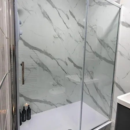 Free Pool Table Cinema Tabletennis Airhockey *