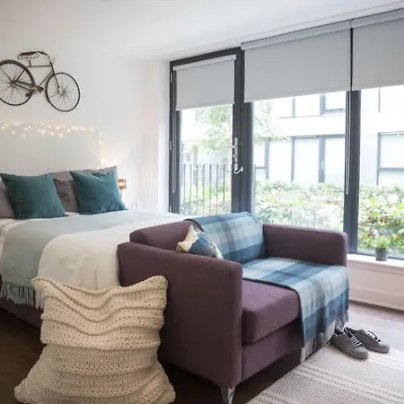 For Students Only - The Ballet School In Apartamento