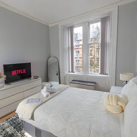 아파트 Free Pool Table Cinema Tabletennis Airhockey *