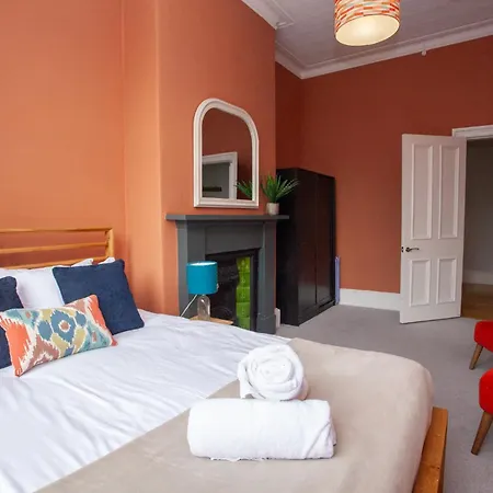 Newly Renovated Flat In Trendy Finnieston Glasgow