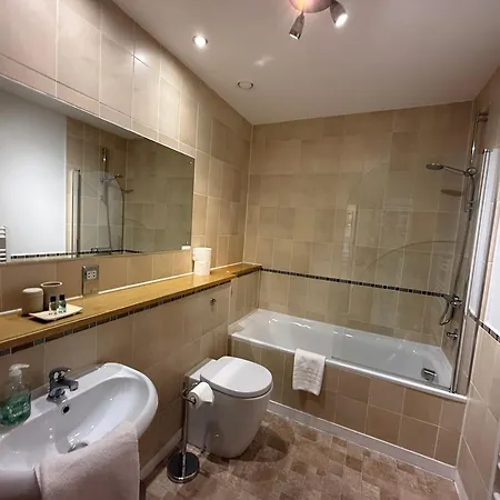 Principal - Merchant