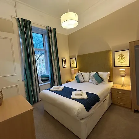 Principal - West End Apartment