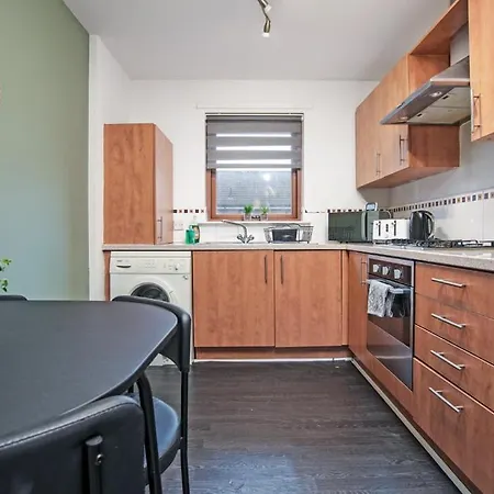 2bed East End Gem With Free Parking Daire