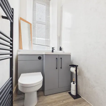 West End Traditional Flat With Free Parking Appartement