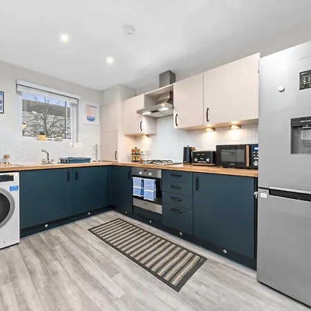 Дом отдыха Urban Elegance - Spacious 5-bed In