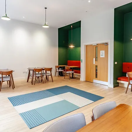 Collegelands In Apartment Glasgow