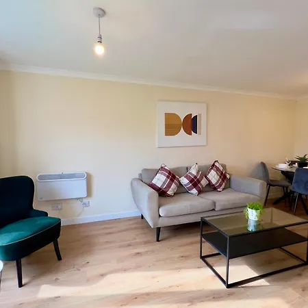 Apartment Garden-view 2br - Free Parking & Wifi *