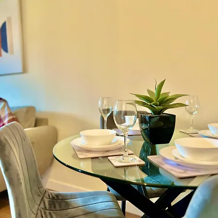 Apartment Garden-view 2br - Free Parking & Wifi