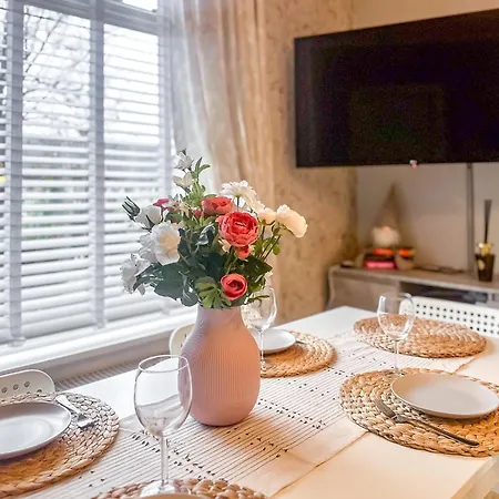 Quite And New House, Commore Drive