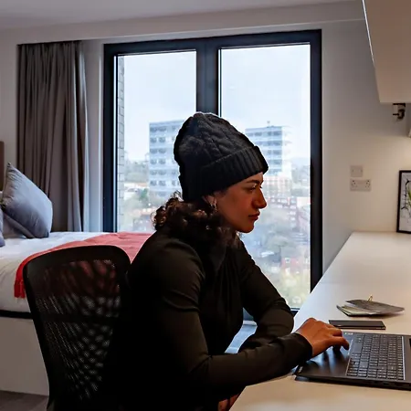 For Students Only Stylish In * グラスゴー