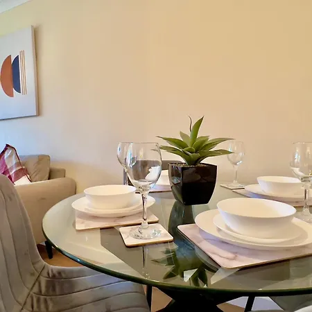 Garden-view 2br - Free Parking & Wifi