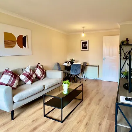 Garden-view 2br - Free Parking & Wifi