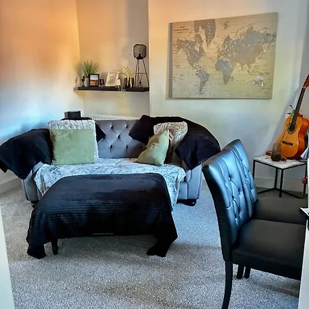 2 Bedroom Fully Furnished * Glasgow