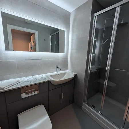 For Students Only West End In * Glasgow