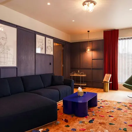 The Social Hub 4*