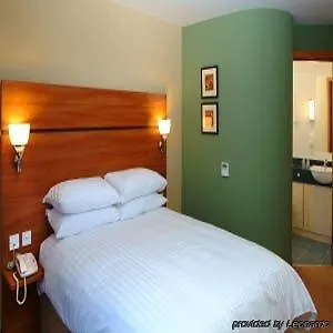 Travelodge Airport