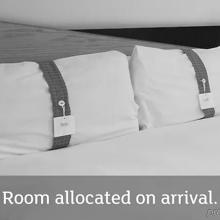 Holiday Express - - City Ctr Riverside By Ihg Hotel 3*